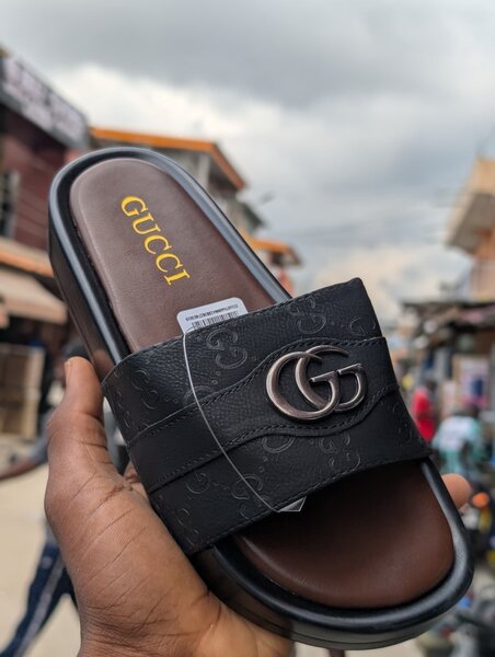 Sandales Gucci élégantes