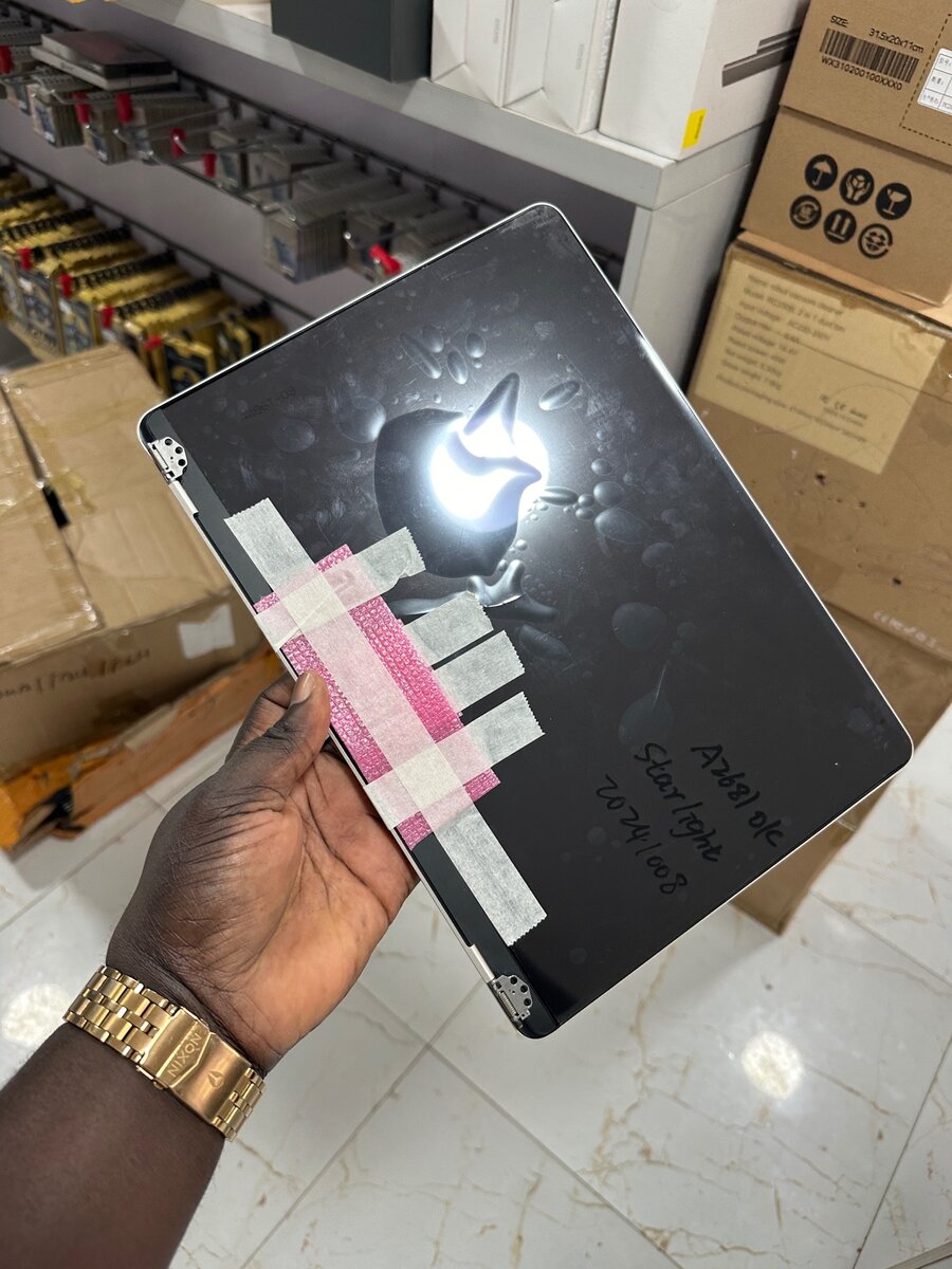 MacBook Air m2 screen replacement