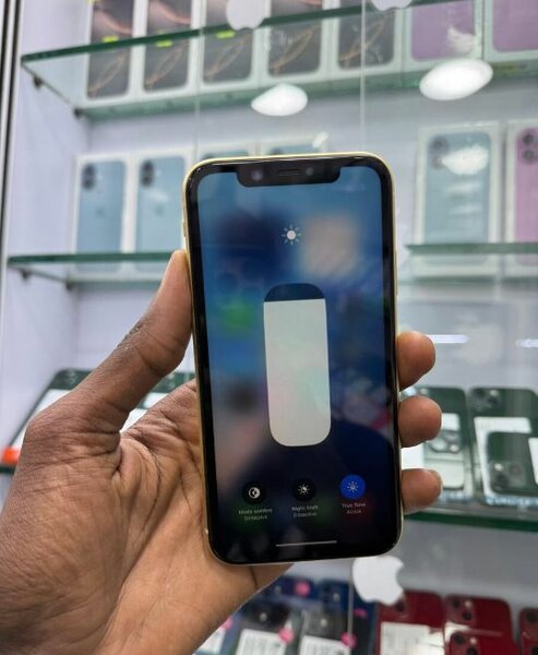 iPhone 11 Jaune Débloqué 64Go