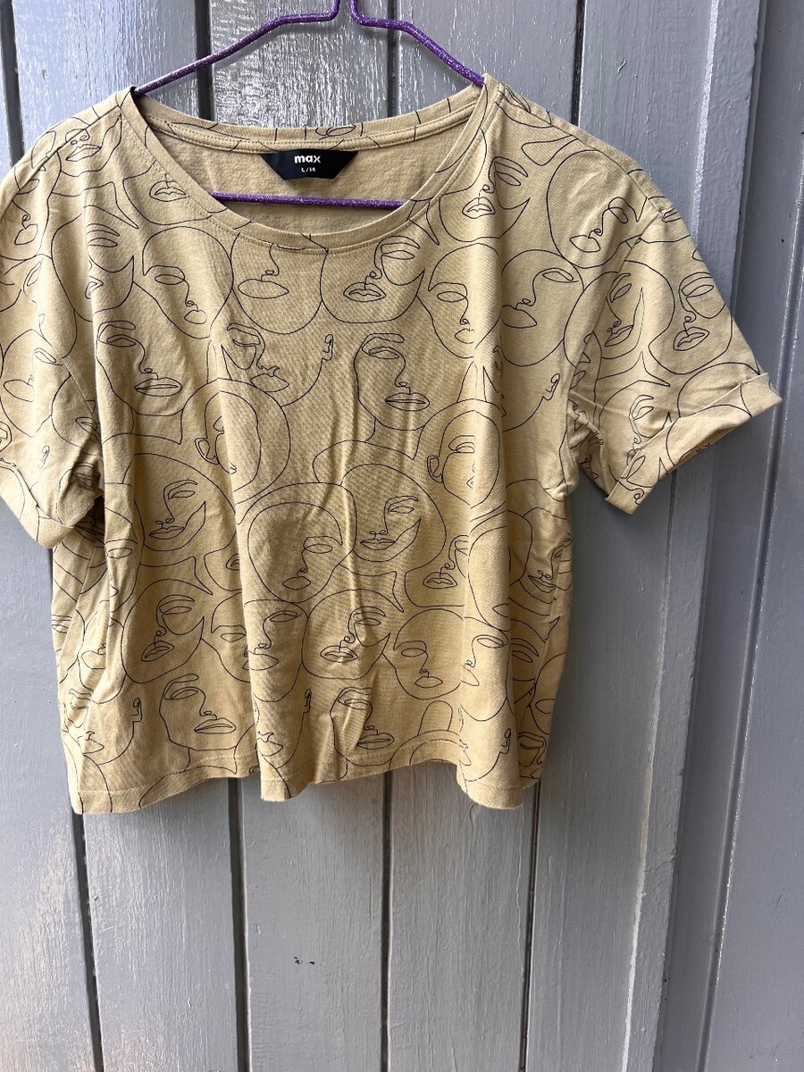 Crop tops size medium