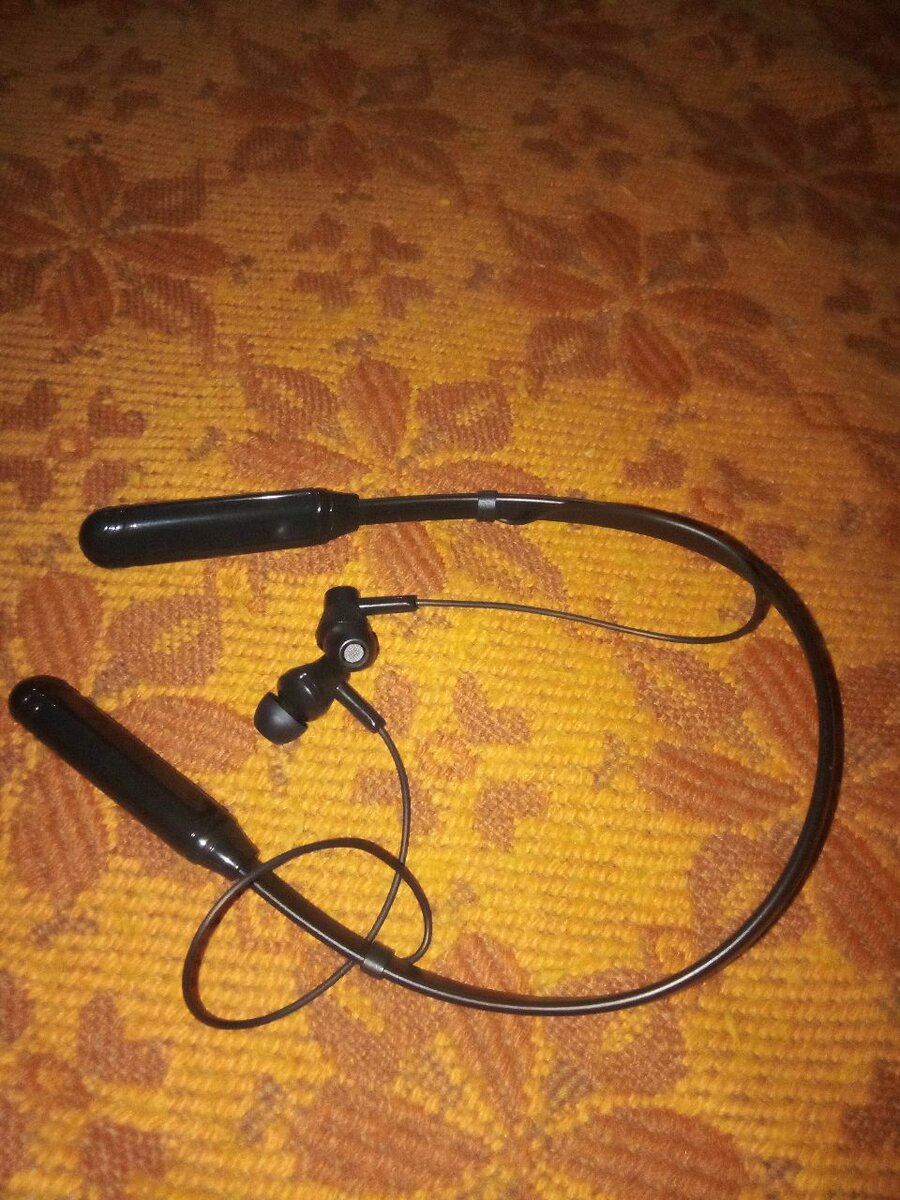 Bluetooth headphones