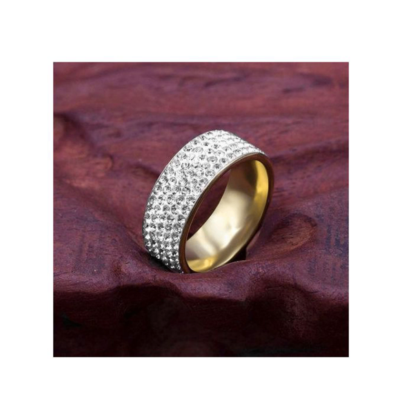 Bague en or avec cristaux étincelants