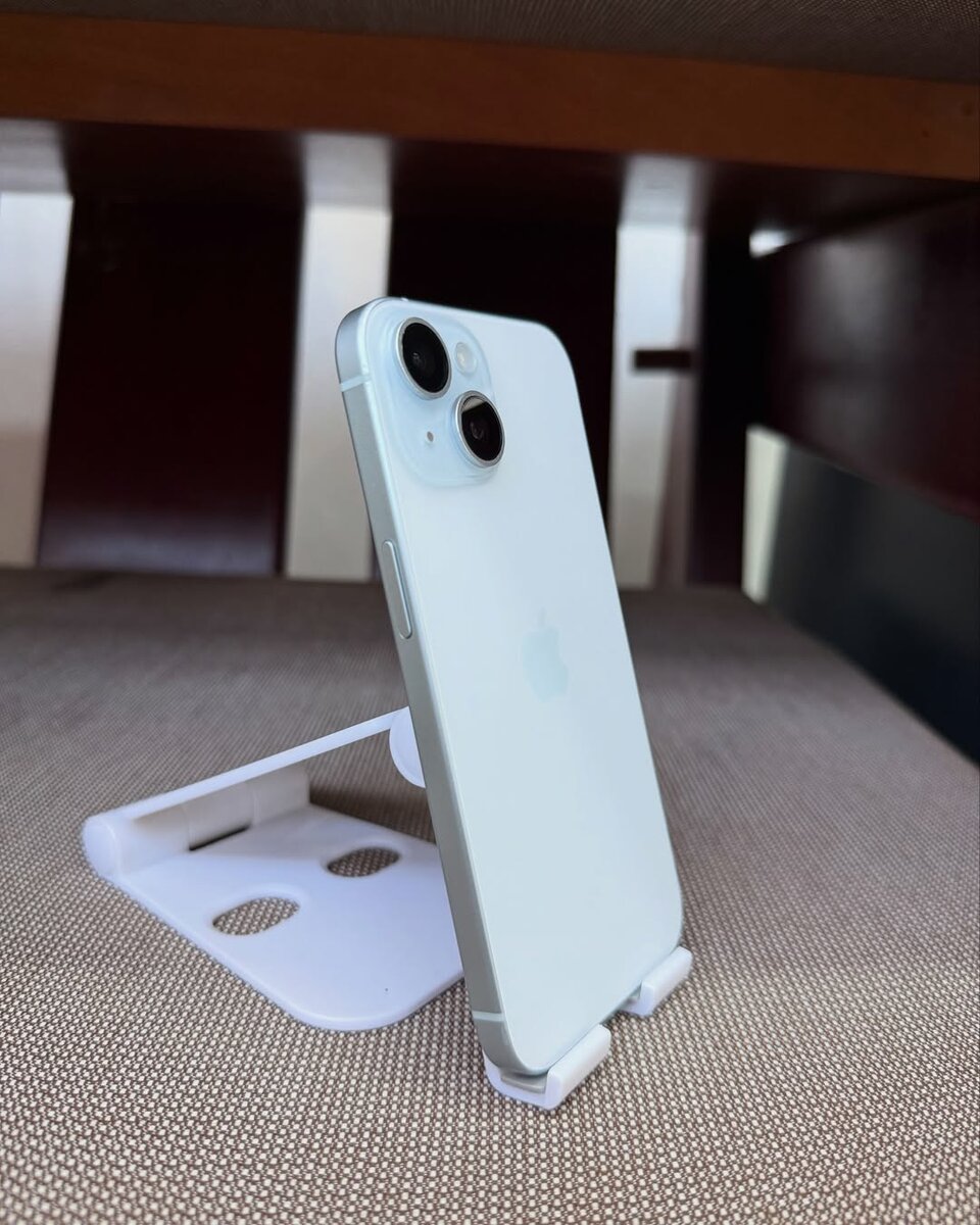 iPhone 15 bleu Comme Neuf