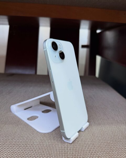 iPhone 15 bleu Comme Neuf