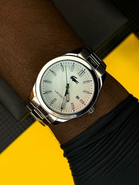 Montre Lacoste homme élégante