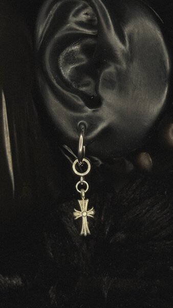 BOUCLE D'OREILLE PERCÉE CHROME