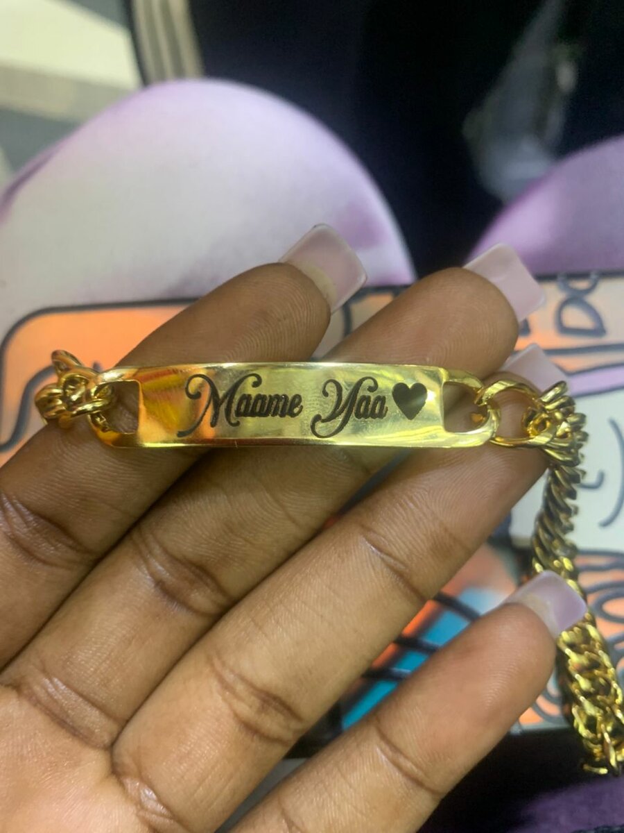 Customized chain bracelets