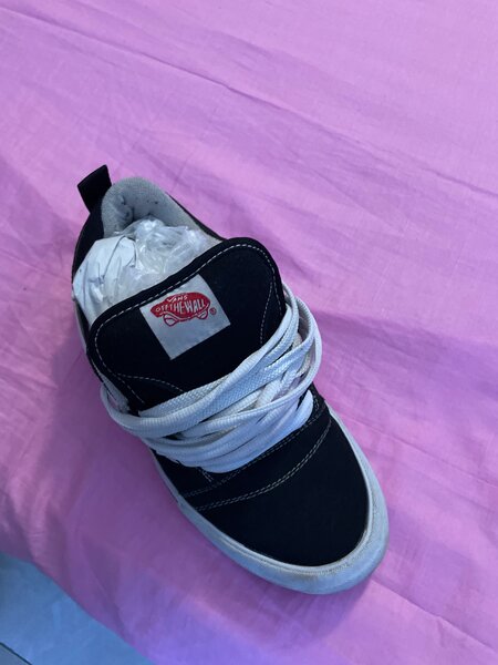 Vans Knu school