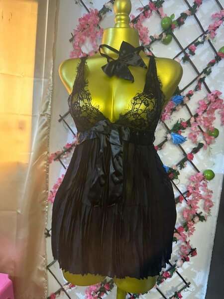 Nuisette en dentelle noire sexy