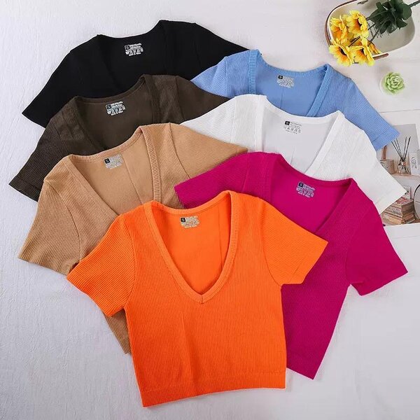 T-shirts en V manches courtes