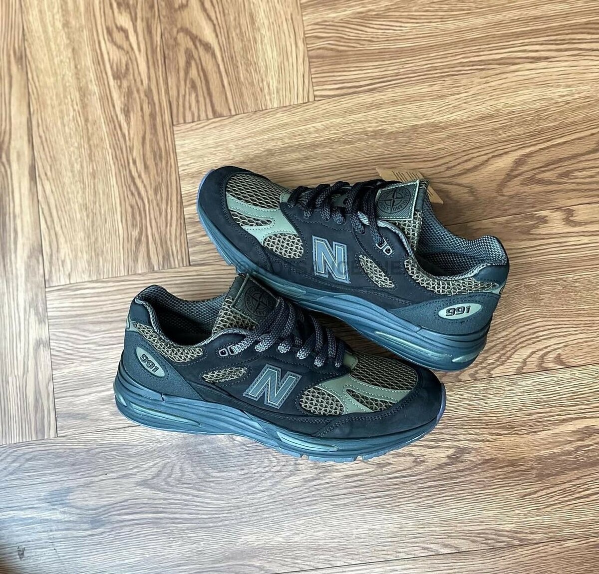 new balance 991 stone island