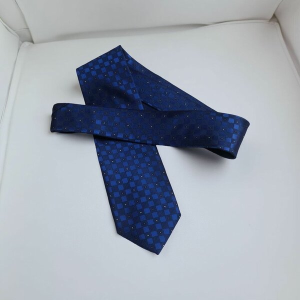 Cravate élégante à motifs
