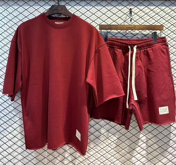 Ensemble de sport rouge