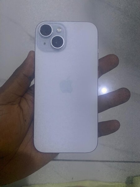 iPhone 15 simple