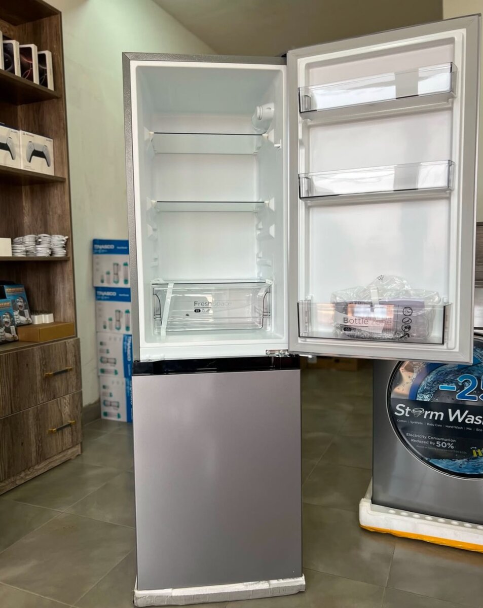 Midea 174 litre bottom freezer
