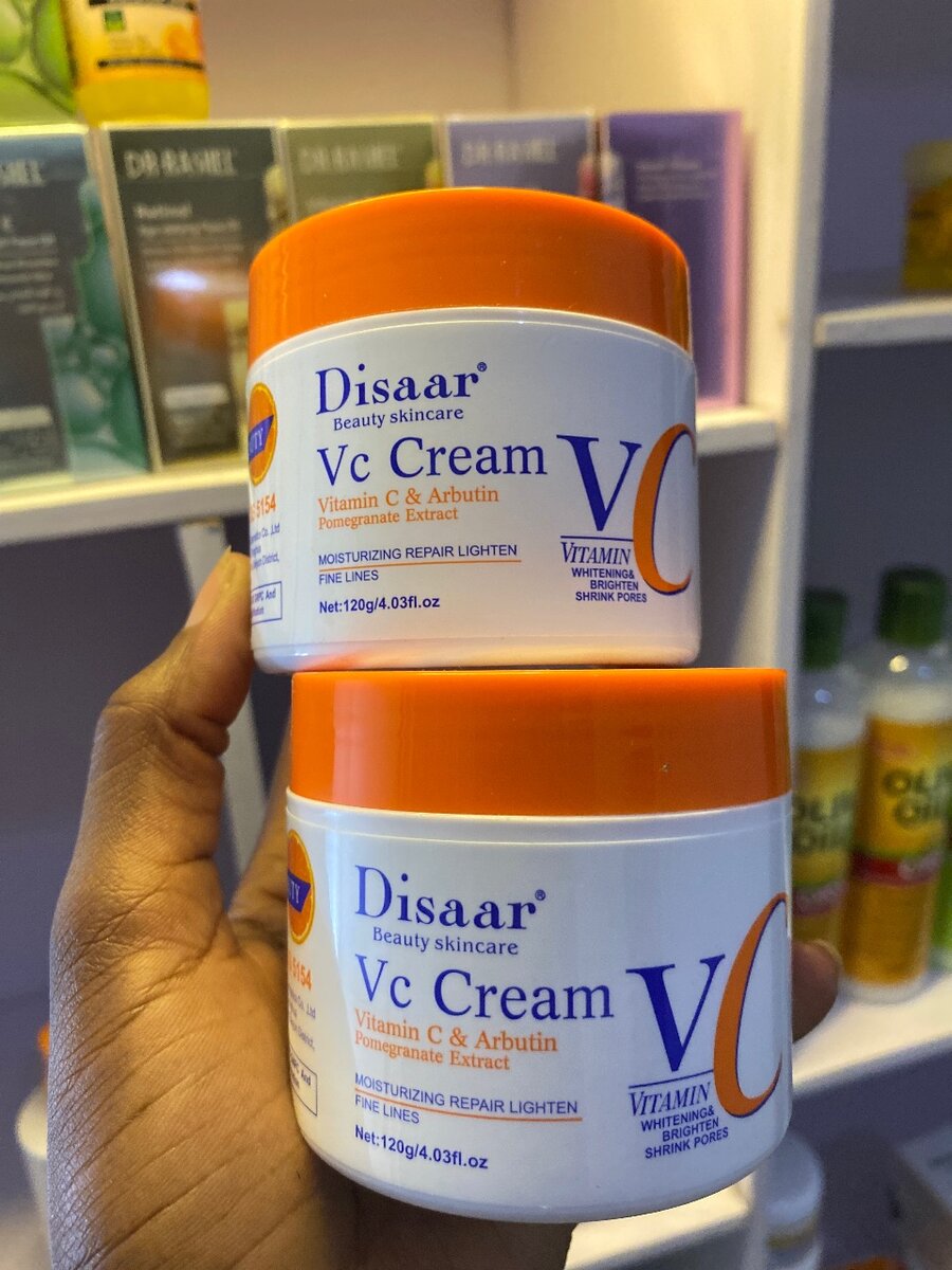 Disaar vitamin c+arbutin & pomegranate extract forfine lines