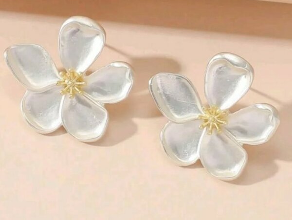 White floral earrings