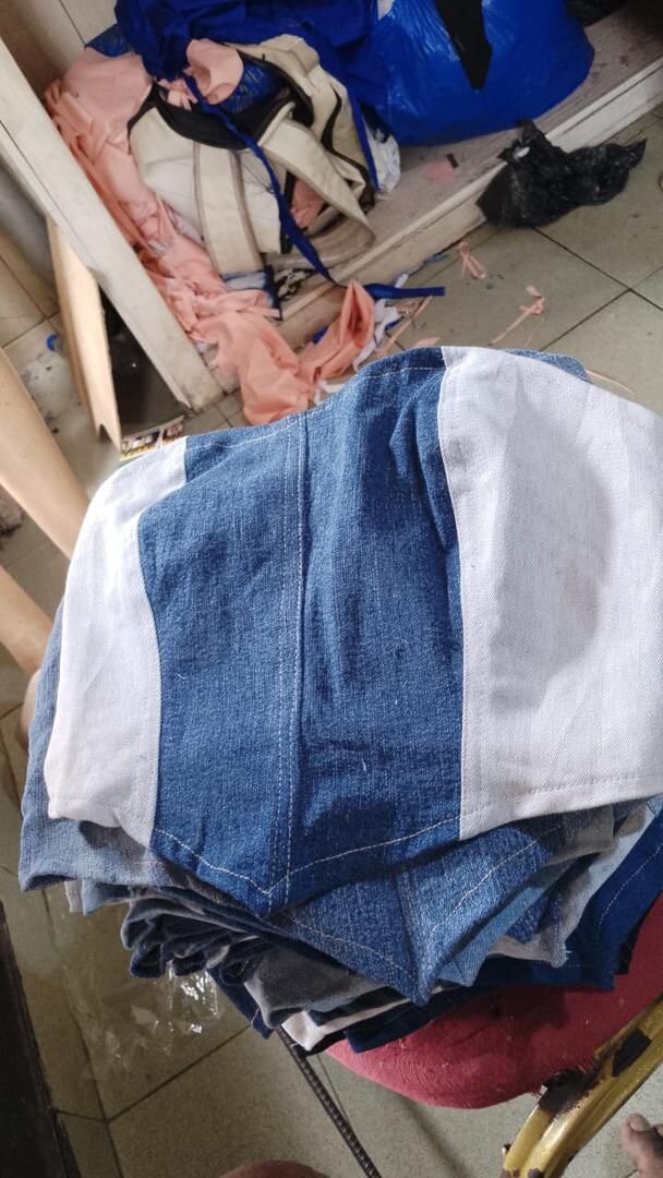 Short en jean bicolore moderne