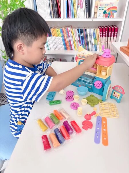 Игрушка с пластилином