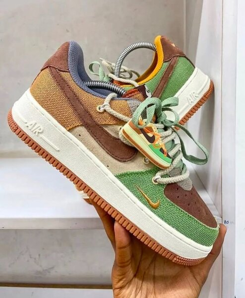 Nike DUNK Low ( dans carton)