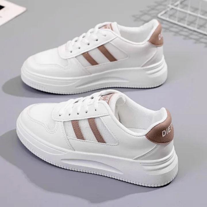 Baskets en cuir blanches modernes