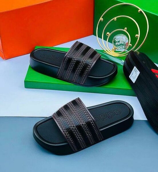 Claquettes noires confortables