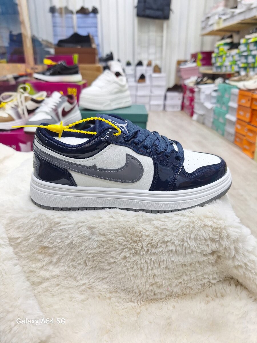 Кроссовки Джорданы