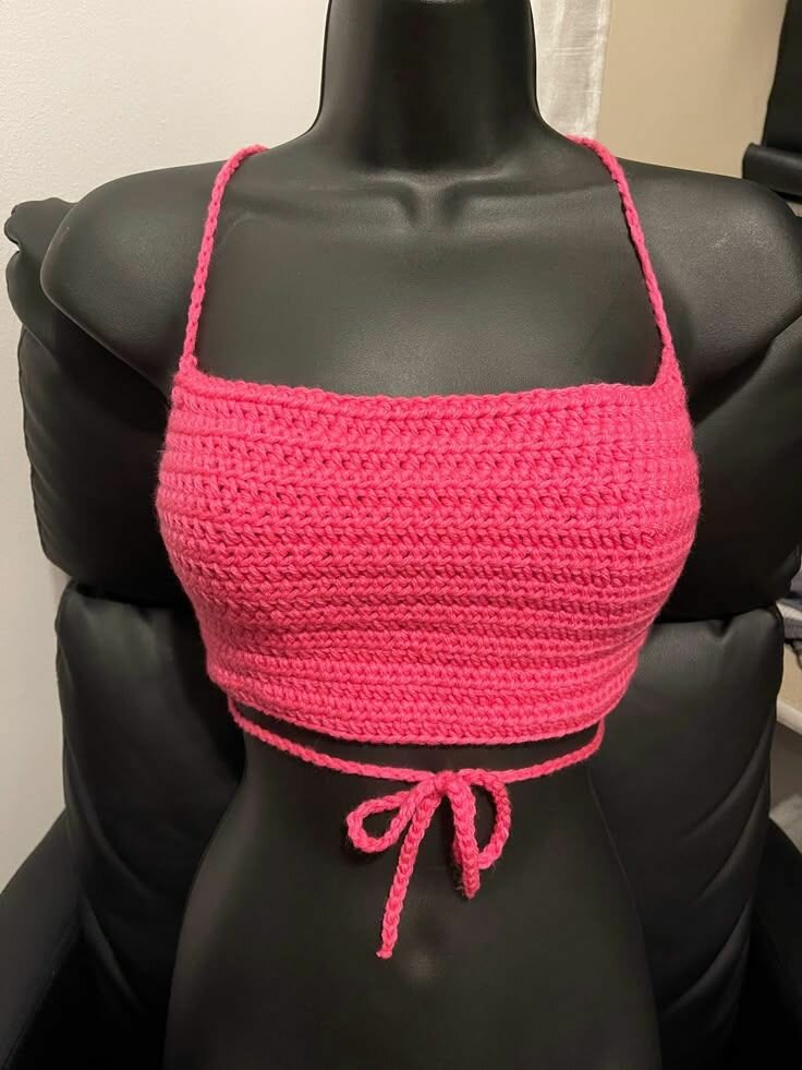 Top en crochet rose