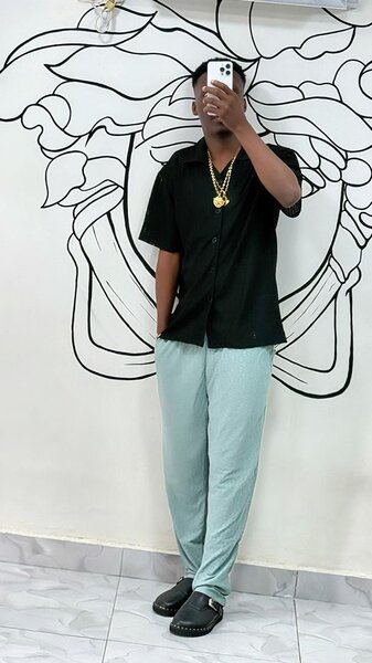 Chemise noire élégante