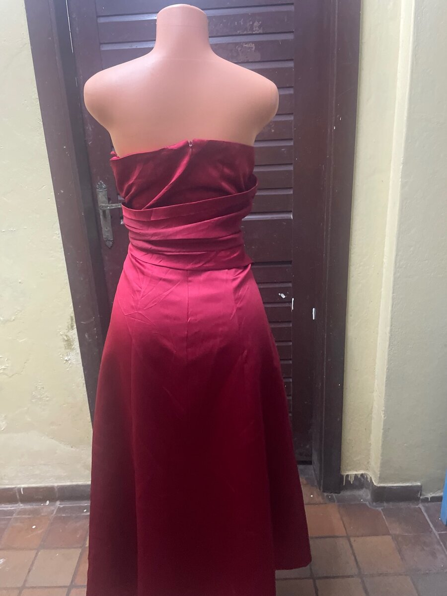 Dinner wear, very elegant for all your night occasions.