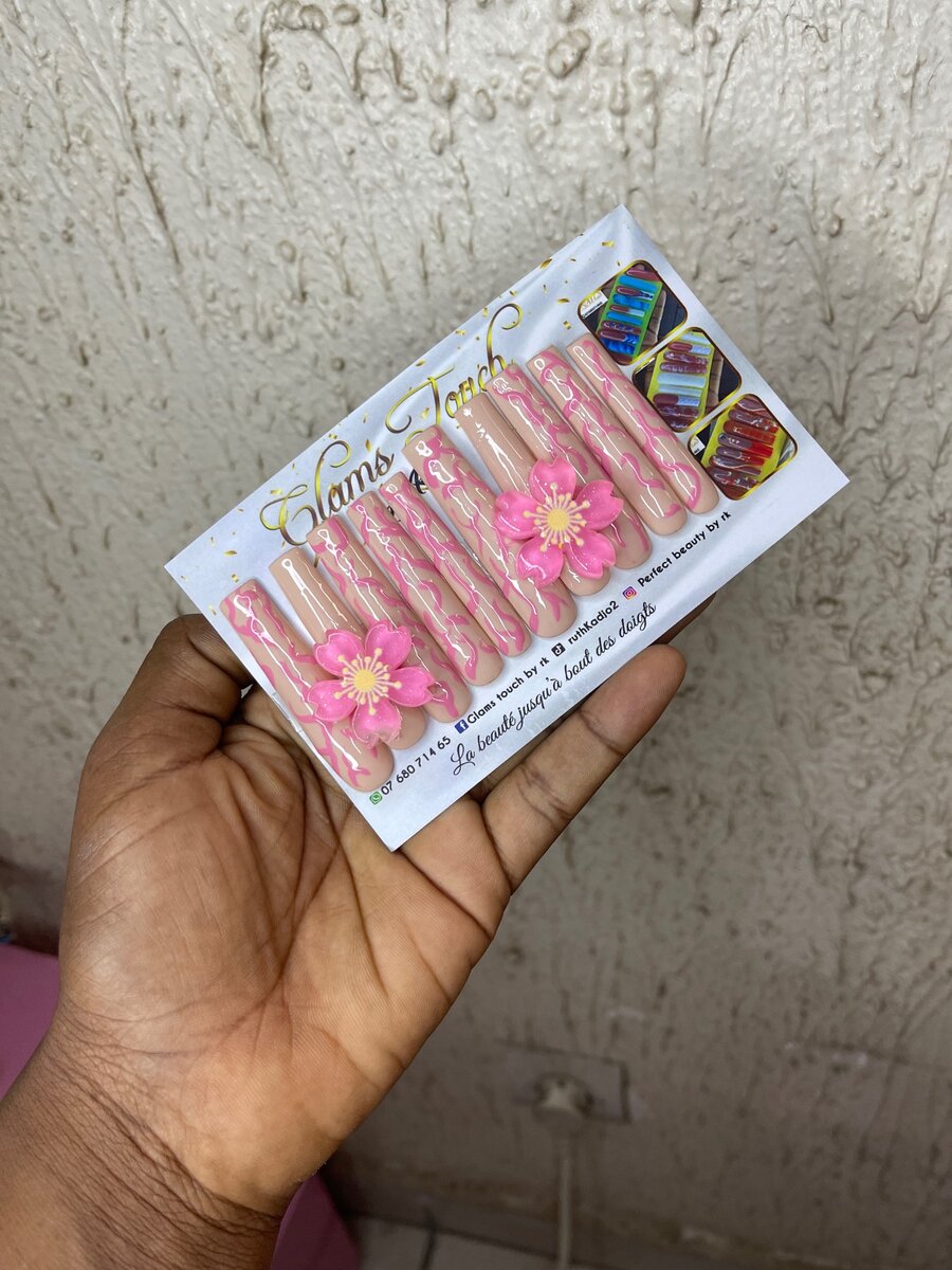 Pres on nails 💅🏽