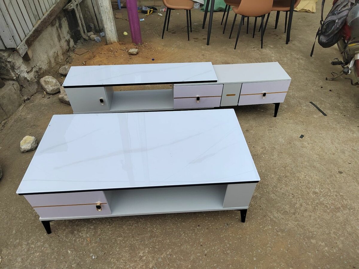 Table basse moderne élégante