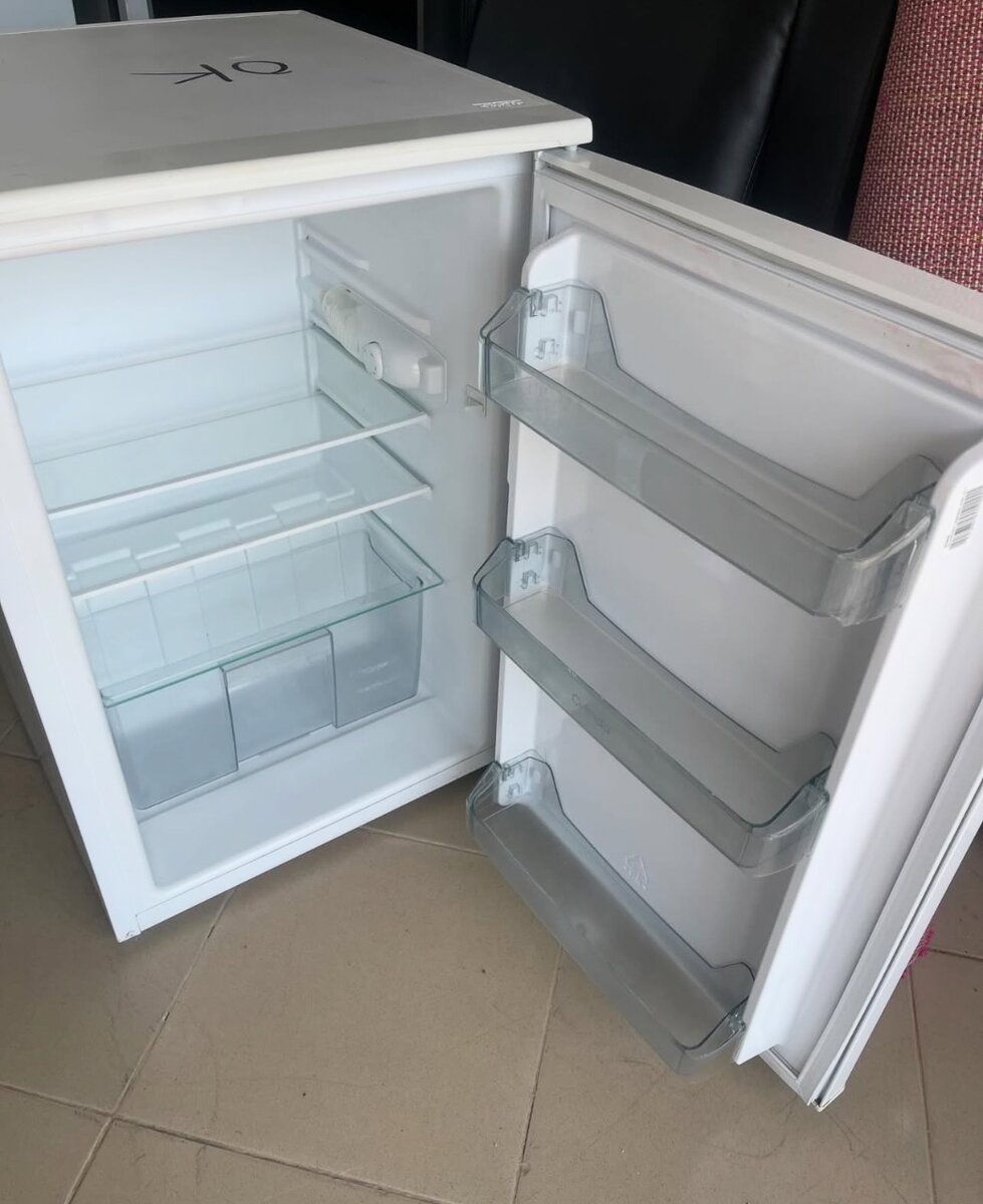 Tabletop fridge