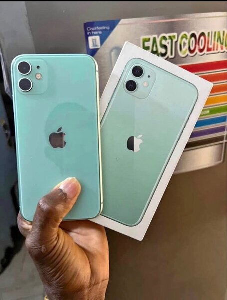 IPHONE 11 simple CASI neuf
