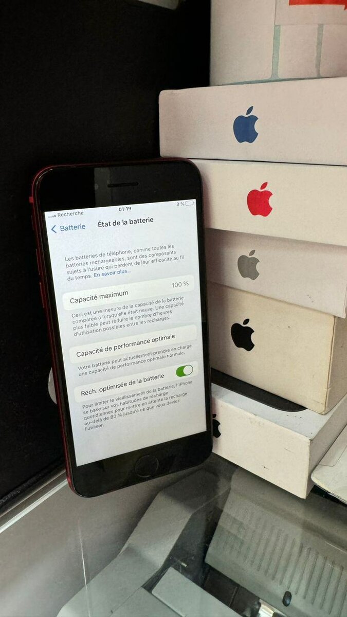 *iphone 8 64giga tout passe : 57.000f