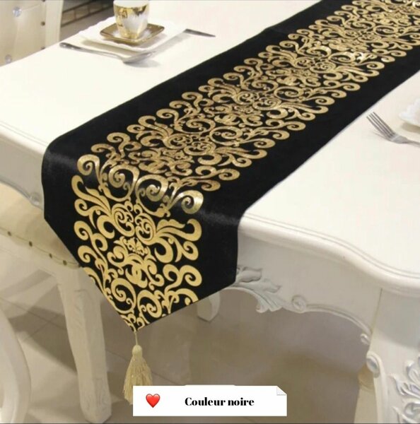 Chemin de table noir doré