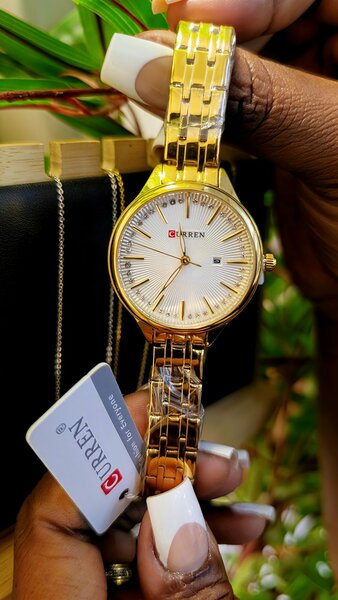 Montre en or élégante