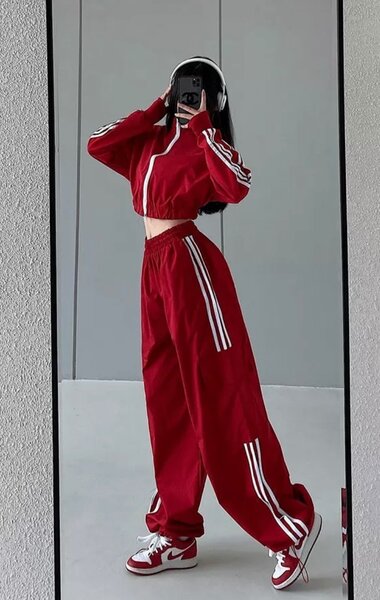 Спортивный костюм