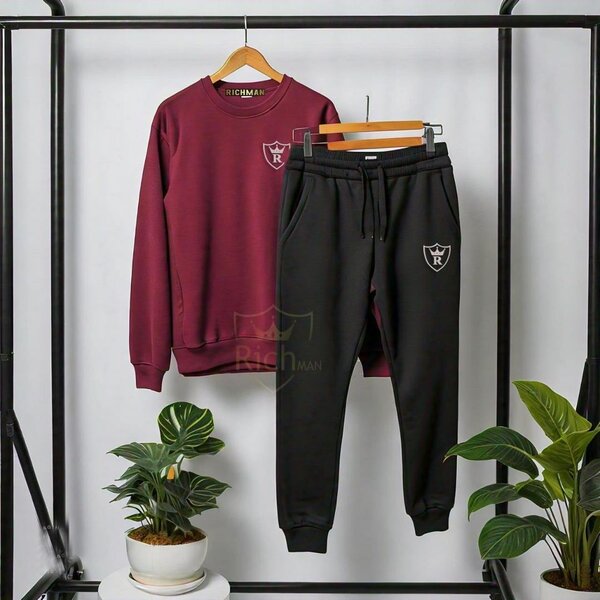 Men's and women's tracksuit available