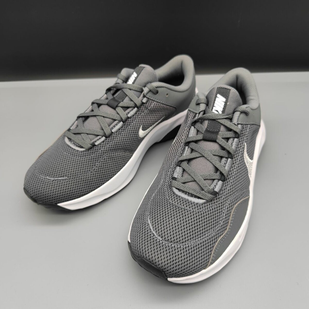 Nike M NIKE LEGEND ESSENTIAL 3