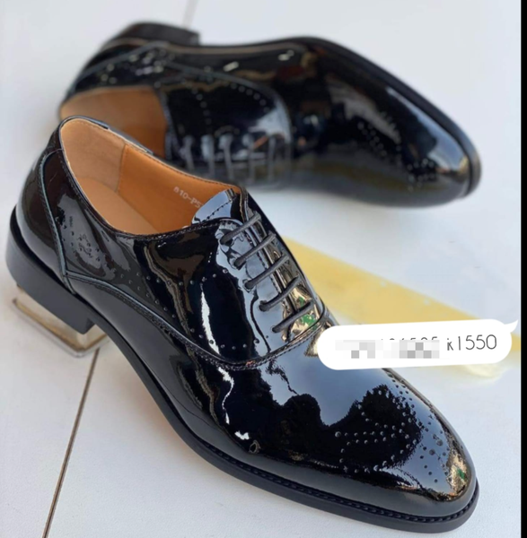 men's model leather shoes,