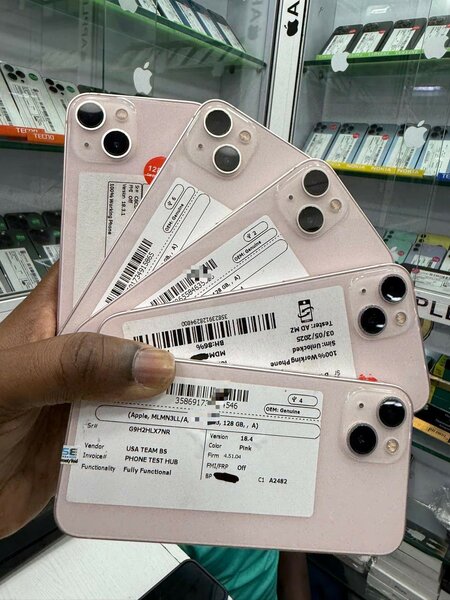 IPHONE 13 quasi neuf