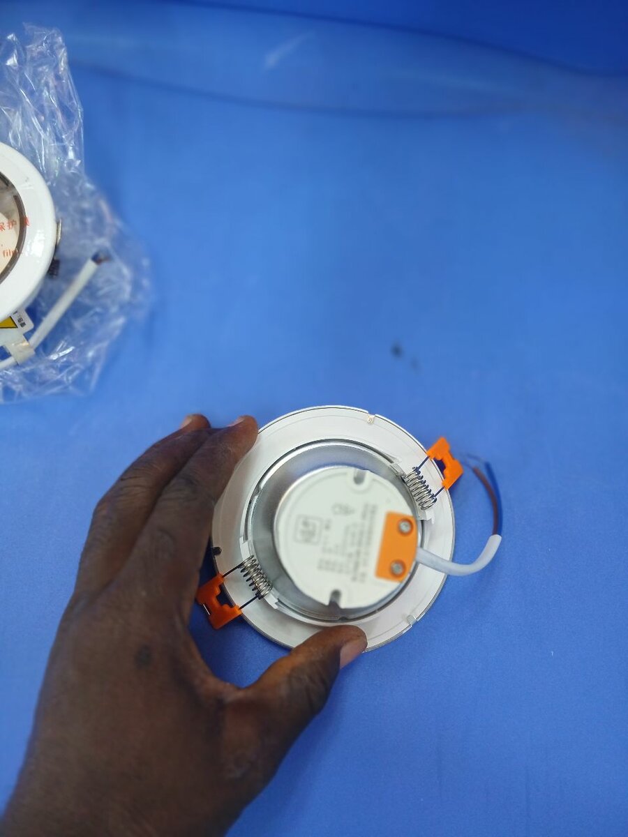 Spot LED encastrable réglable