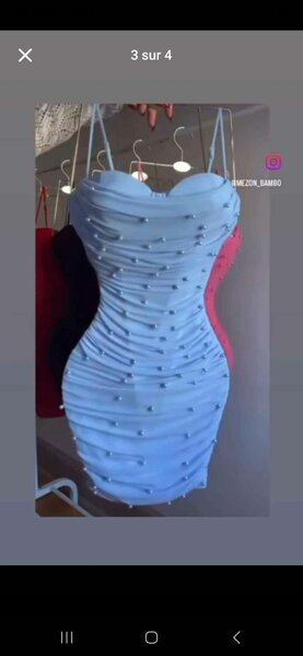 Robe moulante perlée élégante