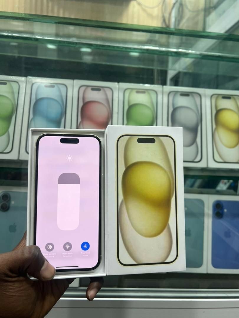 Smartphone moderne avec boîte