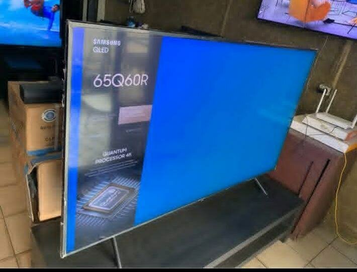 Samsung QLED 65Q60R Smart TV