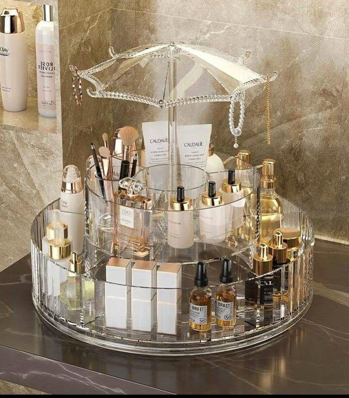 Étagère de rangement pour cosmétiques rotative.