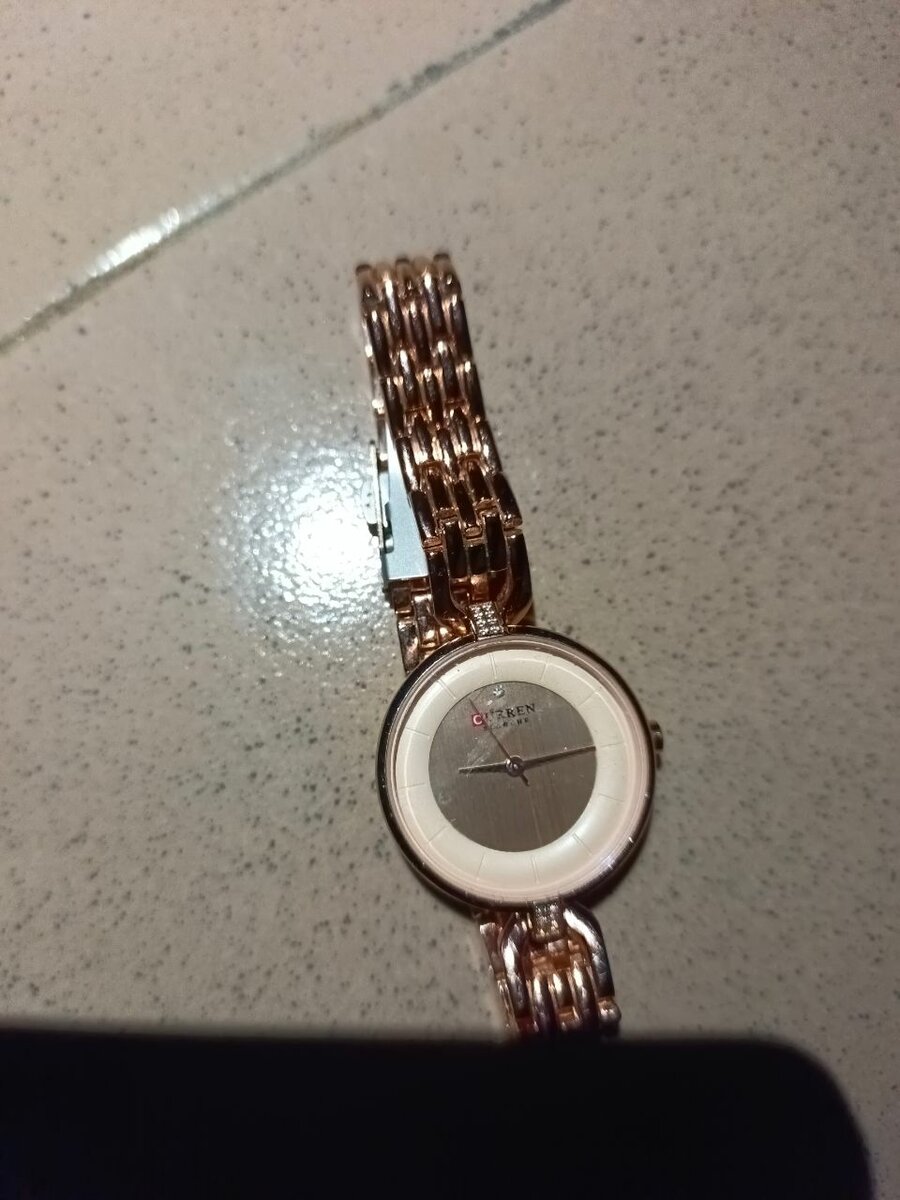 Montre en acier inoxydable élégante