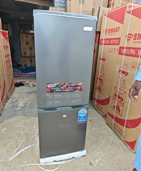 Réfrigérateur inox avec congélateur