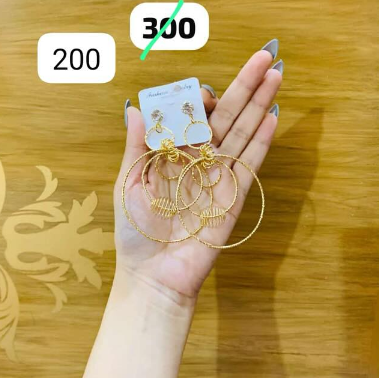 Earrings 